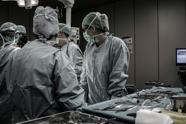 Doctors in a hospital ready to perform an surgical operation